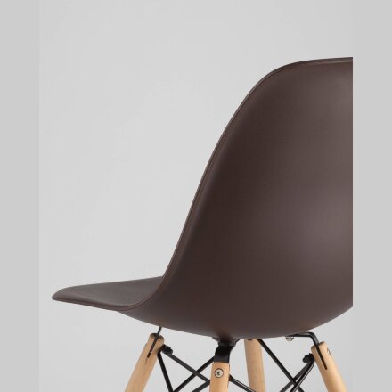 Стул Eames DSW коричневый 